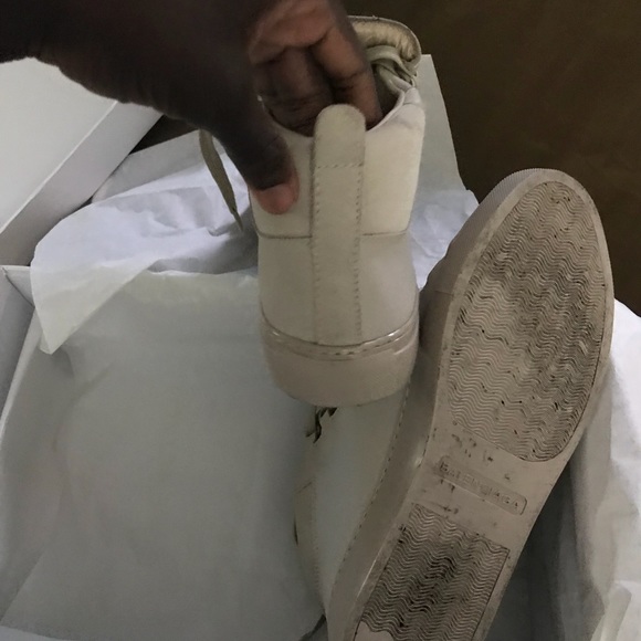 Balenciaga - Picture 3 of 4